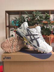 K11 Light Gray Low-Top Sneakers