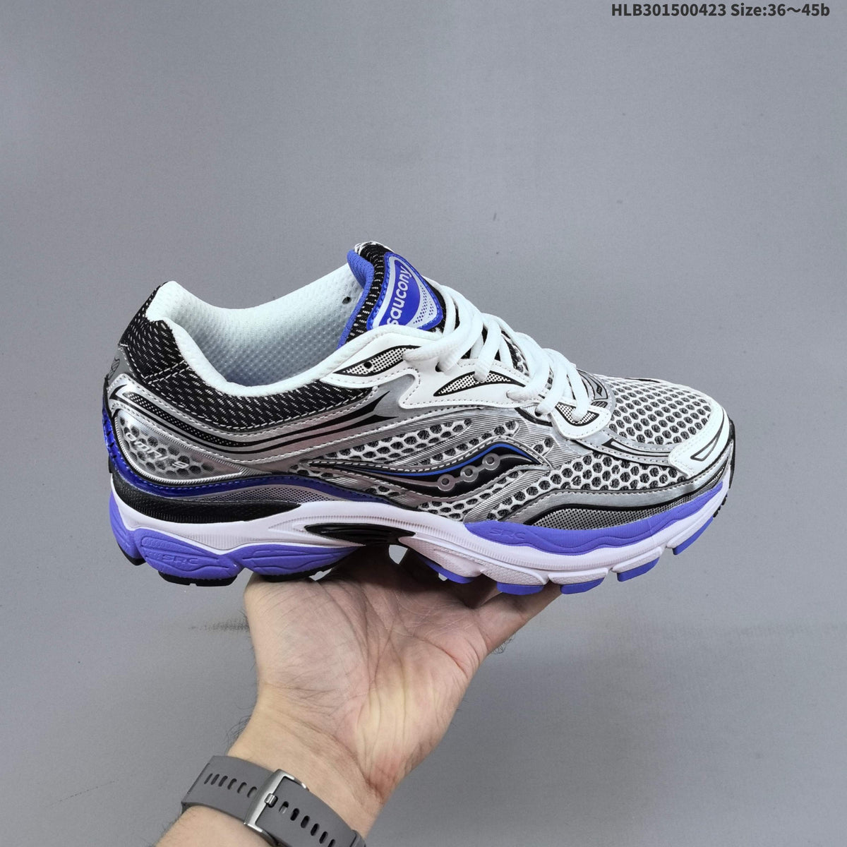 Saucony ProGrid Omni 9 Retro Running Sneakers