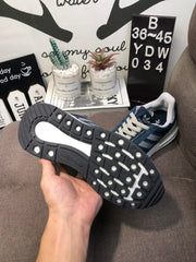Adidas ZX 500 Retro Sneakers in Navy and Gray YDW034