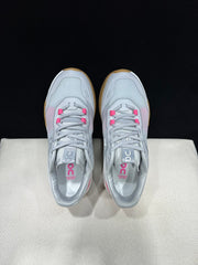 On THE ROGER Advantage Pro Sneakers Light Grey Orange