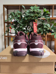 ASICS GEL-Cumulus 16 Sneakers in Sunset Red