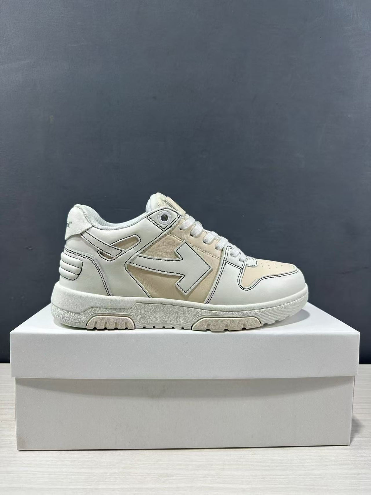 Off-White Off Court Leather Low-Top Sneakers Cream White