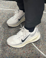 Nike Vomero 18 Running Shoes HM6803-101, Beige