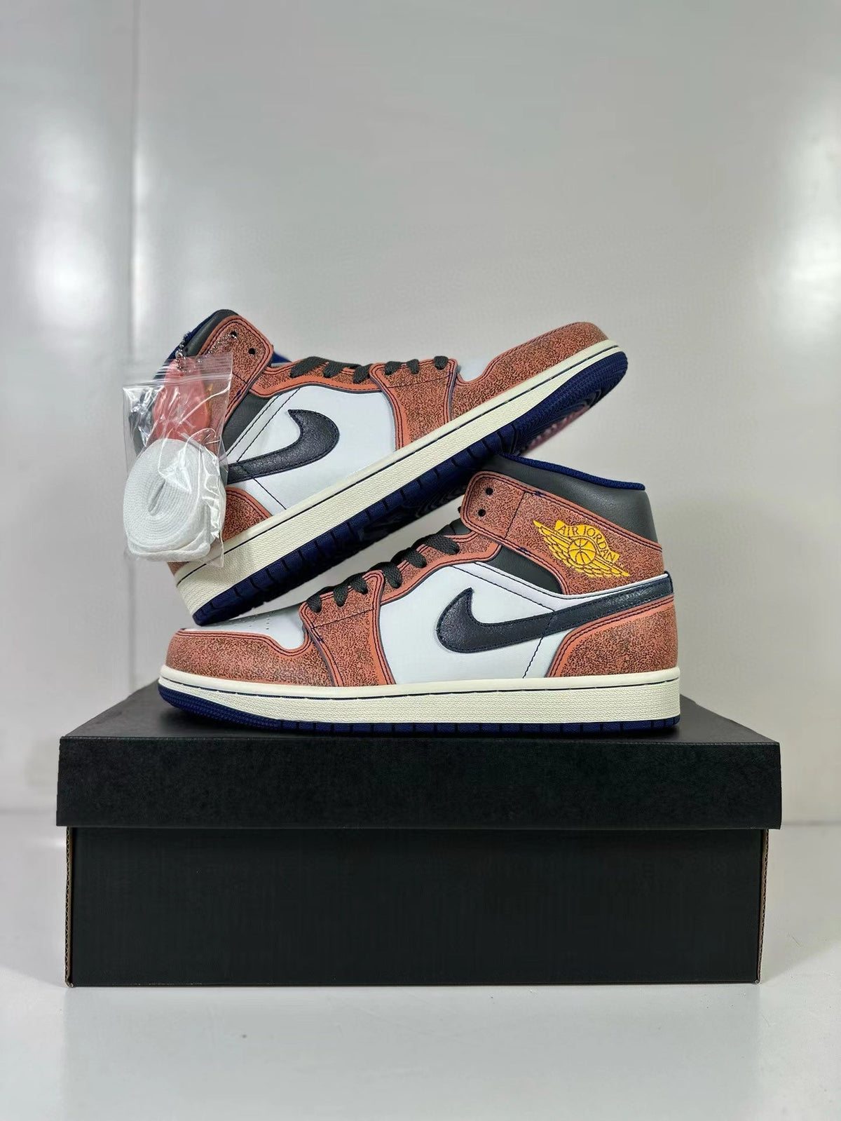 Jordan Air Jordan 1 Mid Flight Orange White Black FV3619-106
