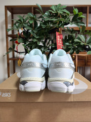 ASICS GEL-Cumulus 16 White and Grey Sneakers