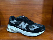 New Balance 530 Black and Silver Sneakers