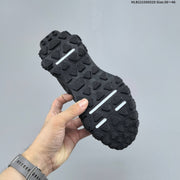 Alo Runner Trail Low-Top Sneakers in Black
