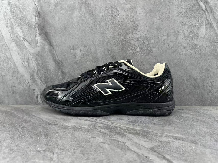 New Balance 204L Black Sneakers
