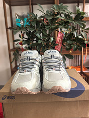 K11 Light Gray Low-Top Sneakers