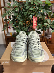 ASICS GEL-Cumulus 16 Sneakers in Gray and Fluorescent Green