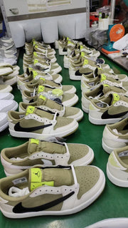 Jordan 1 Low Golf Travis Scott FZ3124-200 Olive