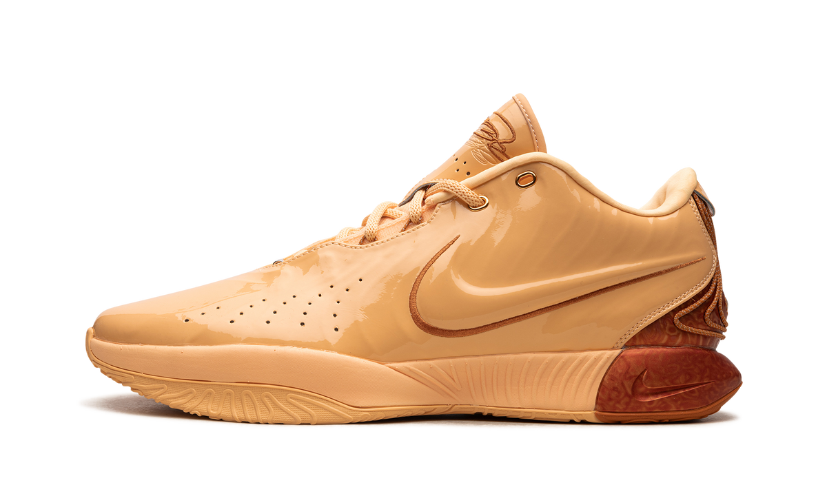 LeBron 21 "Dragon Pearl" FV2345 800