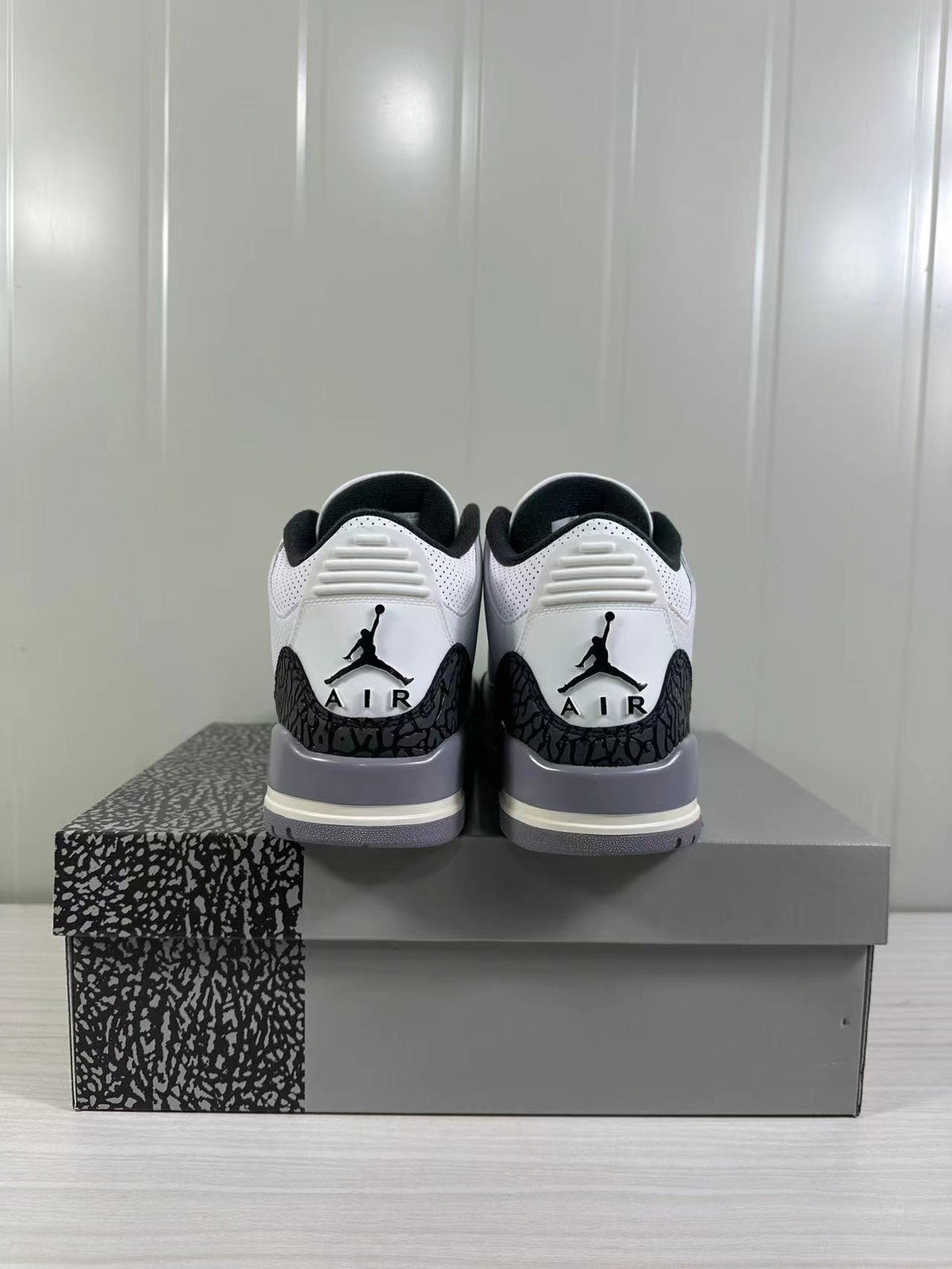 Jordan Air Jordan 3 Retro White Cement Grey CT8532-106