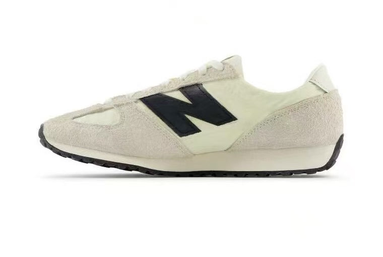 New Balance U471AM Sneakers in Cream and Black
