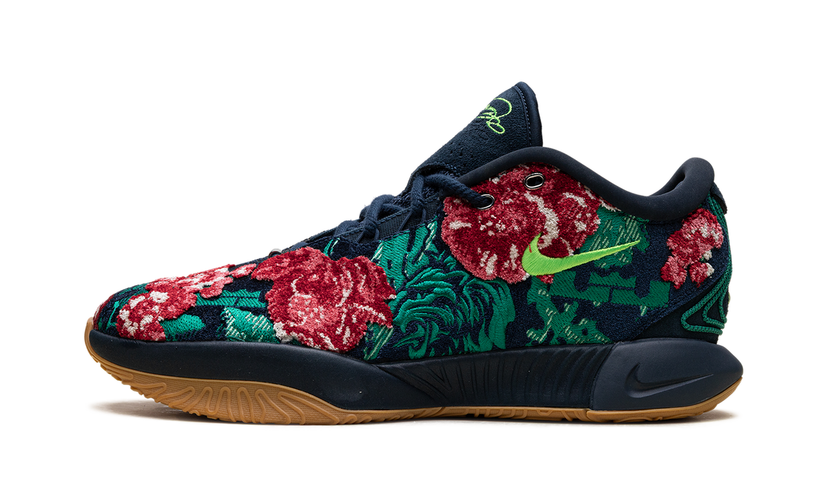 LeBron 21 "Grandma's Couch" FV7276 400