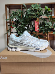 ASICS GEL-Cumulus 16 White and Grey Sneakers