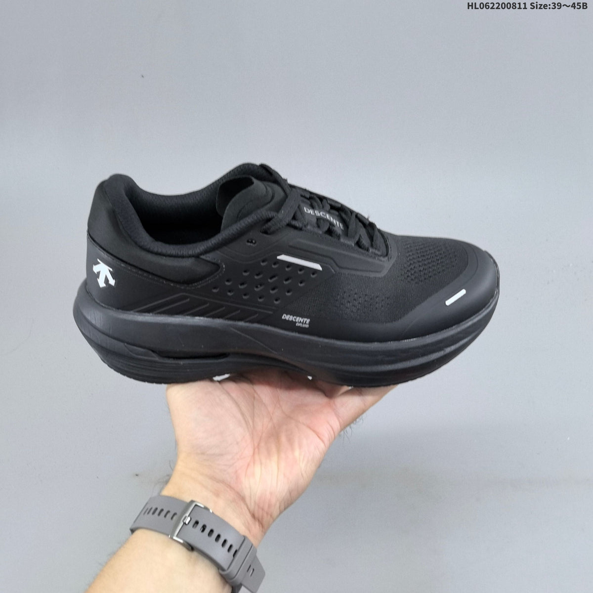 DESCENTE D/F RIDE Black Low-Top Running Sneakers