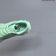 Alo Yoga Alo Runner Low-Top Sneakers in Mint Green