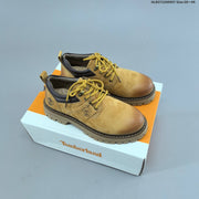 Timberland Low-Top Lace-Up Shoes in Wheat