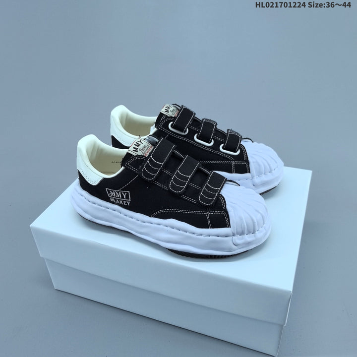 Maison MIHARA YASUHIRO Blakey Low Sneakers Black White