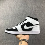 Jordan Air Jordan 1 Mid Black White Sneakers 554724-113