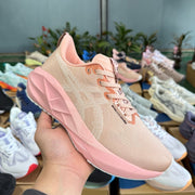 ASICS Novablast 5 LE Pink Running Shoes