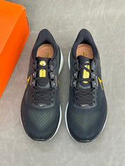 Nike Air Zoom Vomero 17 Running Shoes Black Gold FB1309-006