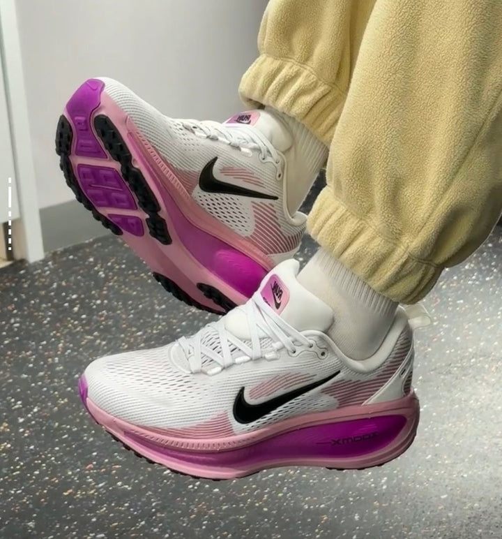 Nike Vomero 18 Running Shoes HM6804-105 White Pink