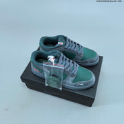 Nike Dunk SB Low Supreme Green Grey Sneakers