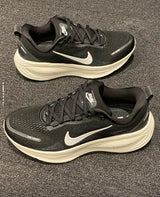 Nike Vomero 18 Running Shoes Black White HM6803-007