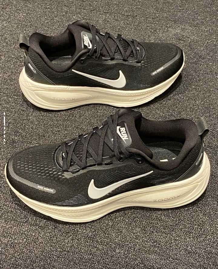 Nike Vomero 18 Running Shoes Black White HM6803-007