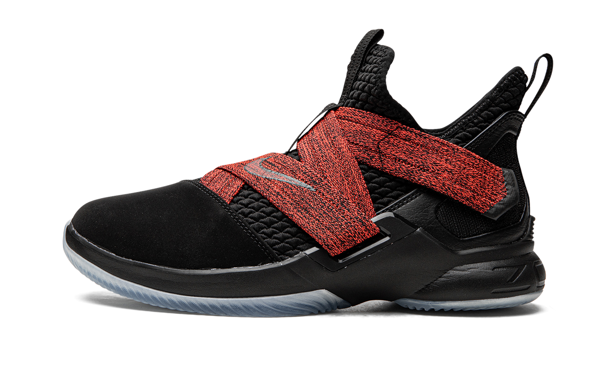 Lebron Soldier 12 GS "Bred" AA1352 003