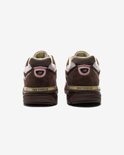 NEW BALANCE 990 v4 'MADE IN USA' - PUMPERNICKEL