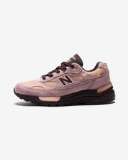 NEW BALANCE 992 'MADE IN USA' - PINK CHALK